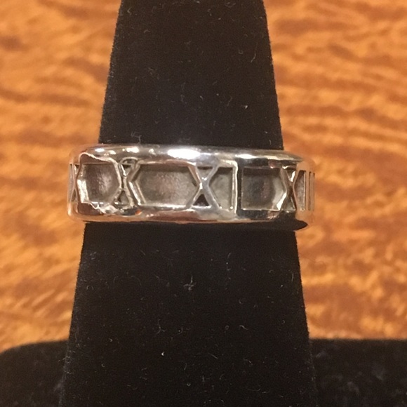 Tiffany & Co Atlas ring
